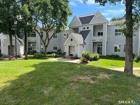 267 Melba St in Milford, CT - Building Photo