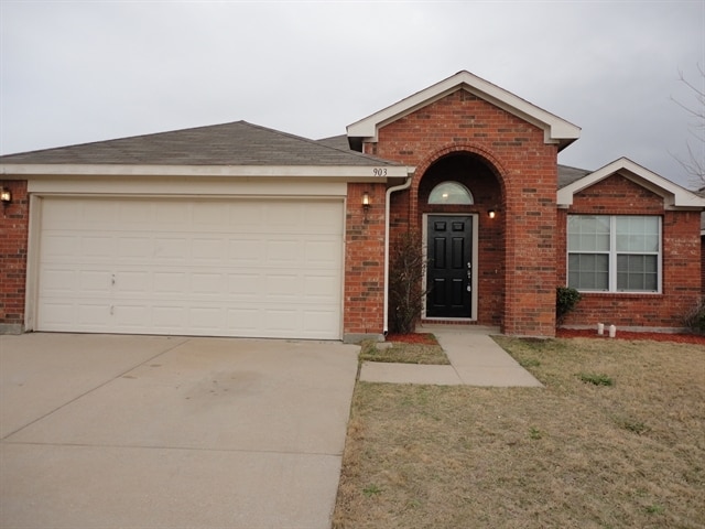 903 Plumeria Dr