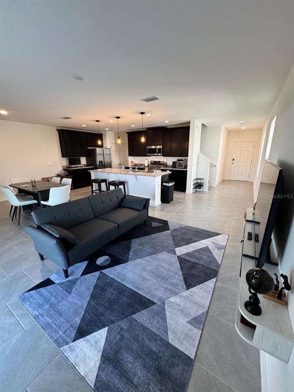 2561 Starry Pt in St. Cloud, FL - Foto de edificio - Building Photo