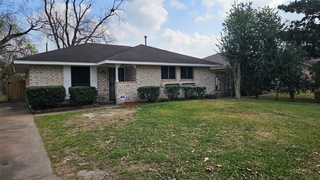 11046 Spottswood Dr in Houston, TX - Building Photo - Building Photo