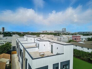 4611 Fairmount St in Dallas, TX - Foto de edificio - Building Photo