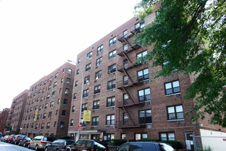 14330 Roosevelt Ave in Flushing, NY - Building Photo - Building Photo