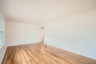 6300 Quebec Ave N in Minneapolis, MN - Building Photo - Building Photo