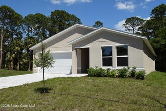 1415 Gaynor Dr SW in Palm Bay, FL - Building Photo - Building Photo