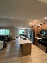 1126 Juniper Pl in Eau Claire, WI - Building Photo - Building Photo