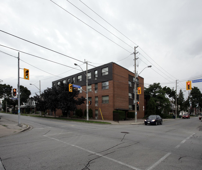 325 Sammon Ave in Toronto, ON - Building Photo - Building Photo