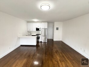 EAST 65 STREET in New York, NY - Building Photo - Building Photo