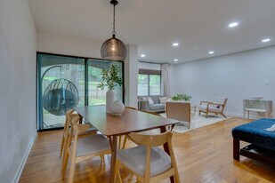 7917 Schuyler Ct, Unit Primary in Annandale, VA - Building Photo