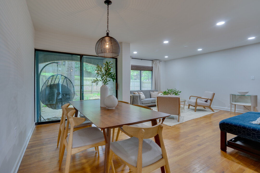 7917 Schuyler Ct, Unit Primary in Annandale, VA - Foto de edificio