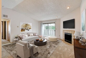 Cedar Terrace in Bellevue, WA - Foto de edificio - Building Photo