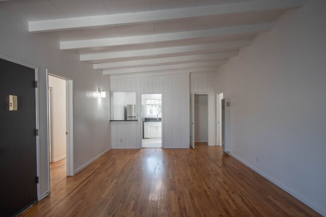 4924 Tujunga Ave in Los Angeles, CA - Building Photo - Building Photo