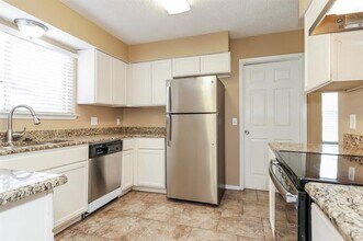 830 Frances Dr in Grand Prairie, TX - Building Photo - Building Photo