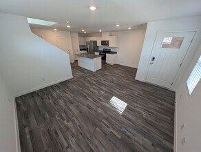 924 Violet Heron St in Henderson, NV - Building Photo - Building Photo