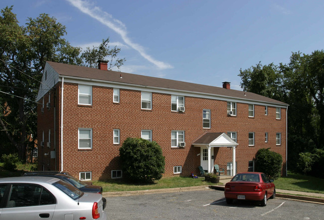 Buckingham Village in Arlington, VA - Foto de edificio - Building Photo