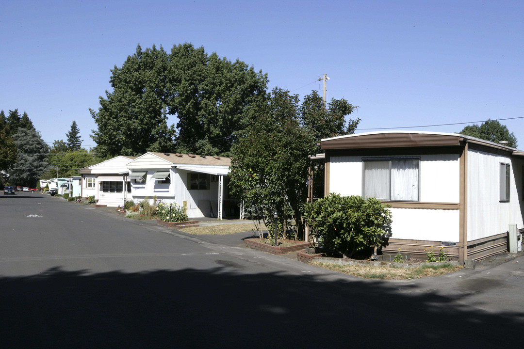 Kings Court Mobile City in Milwaukie, OR - Building Photo