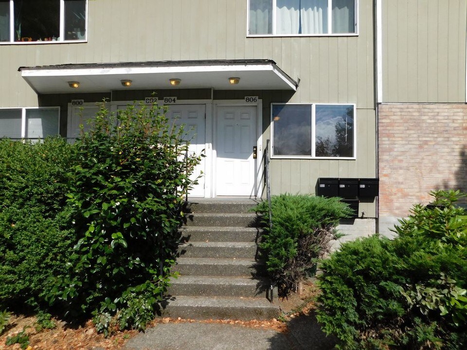 800 NE 40th St in Seattle, WA - Building Photo