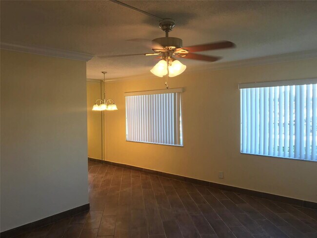2300 SE 2nd St in Pompano Beach, FL - Building Photo - Building Photo