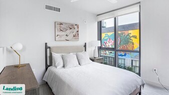 698 NE 1st Ave, Unit CMW-0605 in Miami, FL - Building Photo