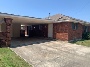 6054 Fleur De Lis Dr in New Orleans, LA - Building Photo - Building Photo