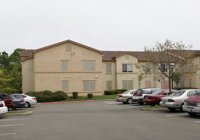 Rolling Oaks in Rocklin, CA - Building Photo - Building Photo