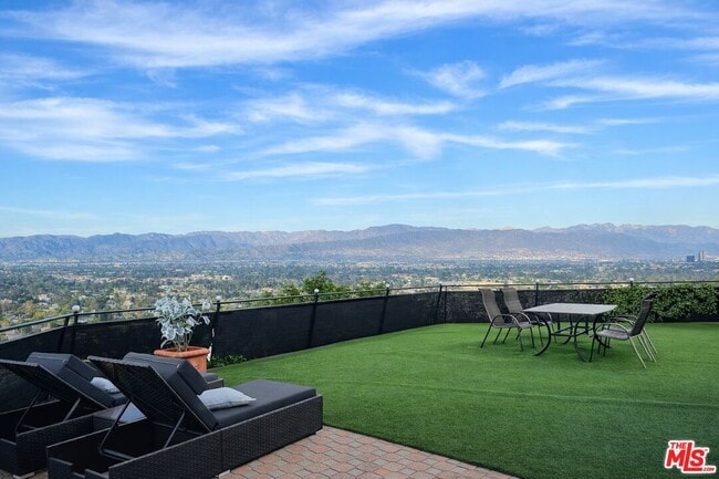 property at 3641 Sunswept Dr