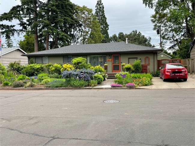 property at 16810 NE Couch Ct