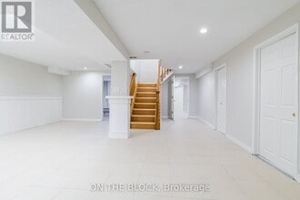 409 Silverthorne Crescent in Mississauga, ON - Building Photo - Building Photo