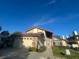 11725 Espen Cir in Fountain Valley, CA - Building Photo