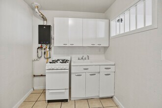 3914 Thomason Ave in El Paso, TX - Building Photo - Building Photo