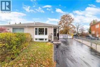 1301 Freeport Dr in Mississauga, ON - Building Photo - Building Photo