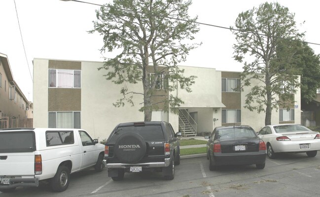 2045 E Appleton St in Long Beach, CA - Building Photo - Building Photo