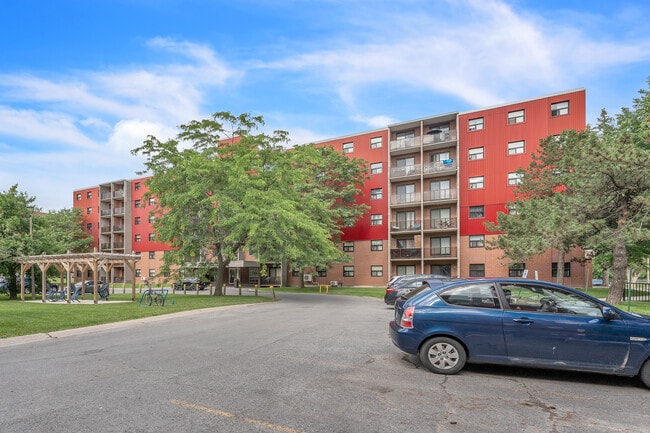 485-485 Canatara Ct in Kingston, ON - Building Photo - Building Photo