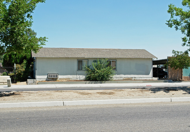 Capri Nuevo Apartments in Fresno, CA - Foto de edificio - Building Photo