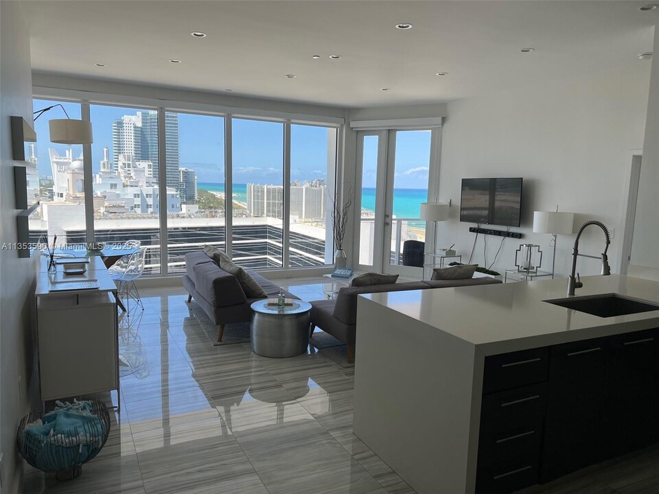 100 Lincoln Rd in Miami Beach, FL - Building Photo