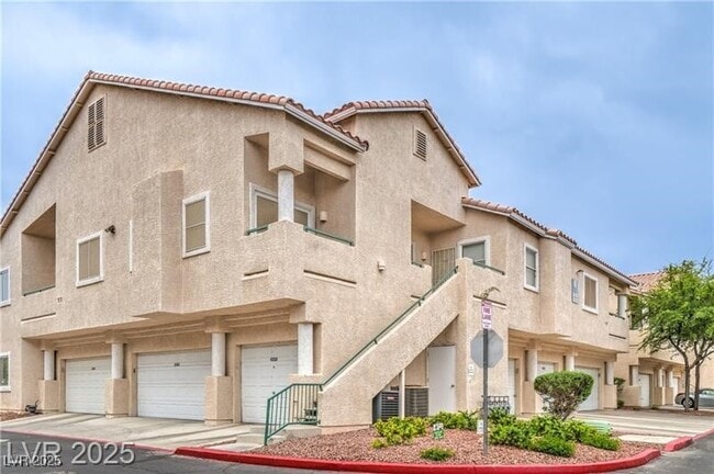 7450 S Eastern Ave in Las Vegas, NV - Building Photo - Building Photo