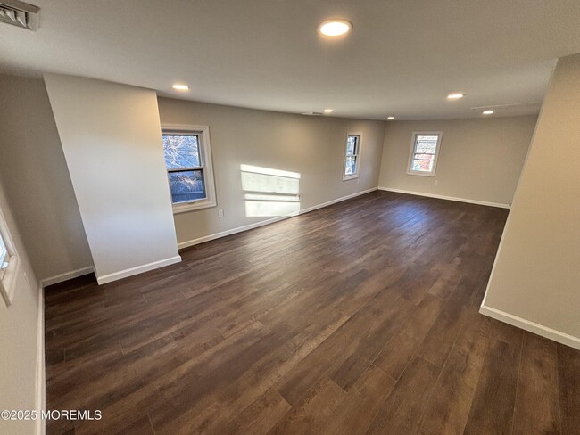 101 Navesink Ave-Unit -Floor 2 in Atlantic Highlands, NJ - Building Photo - Building Photo