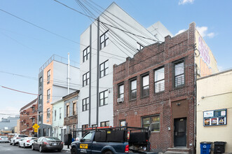 710 E 215th St in Bronx, NY - Building Photo - Building Photo