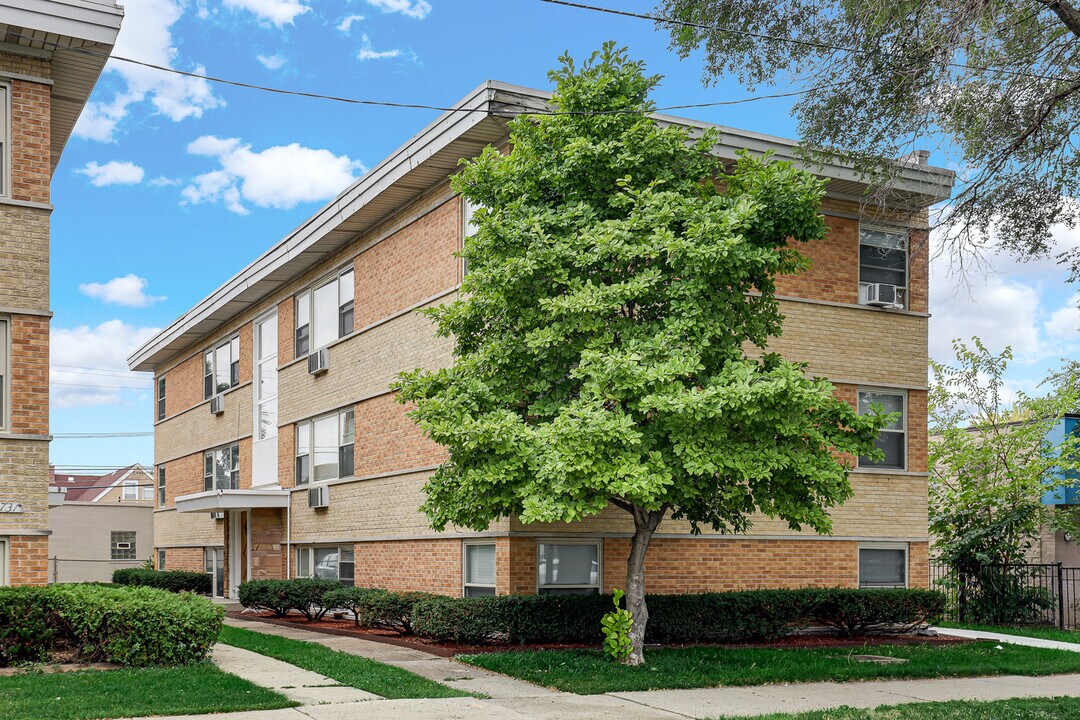3725 N Harlem Ave in Chicago, IL - Building Photo