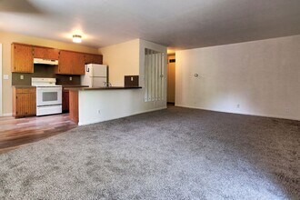 2745 Kragspough Ct in Holland, MI - Building Photo - Building Photo