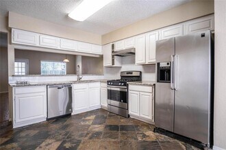 3207 Rimrock Dr in Missouri City, TX - Building Photo - Building Photo