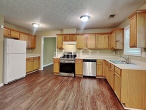 3442 Kittery Dr in Snellville, GA - Foto de edificio - Building Photo