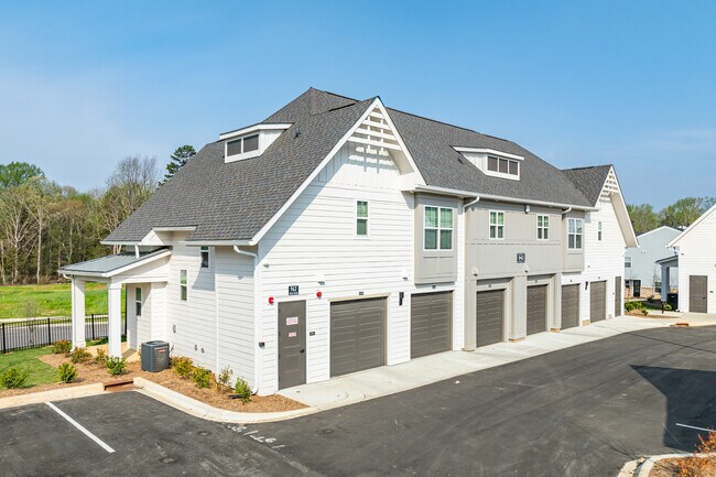 The Stead at Farmington in Charlotte, NC - Foto de edificio - Building Photo