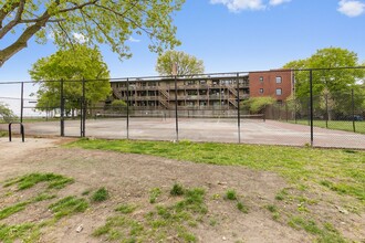 7602 N Eastlake Ter, Unit 3B in Chicago, IL - Building Photo - Building Photo