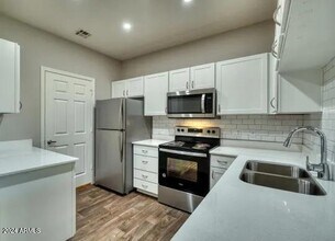 3625 E Ray Rd, Unit 2 in Phoenix, AZ - Building Photo - Building Photo