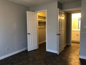 5540 Devonbriar Way in Orlando, FL - Building Photo - Building Photo