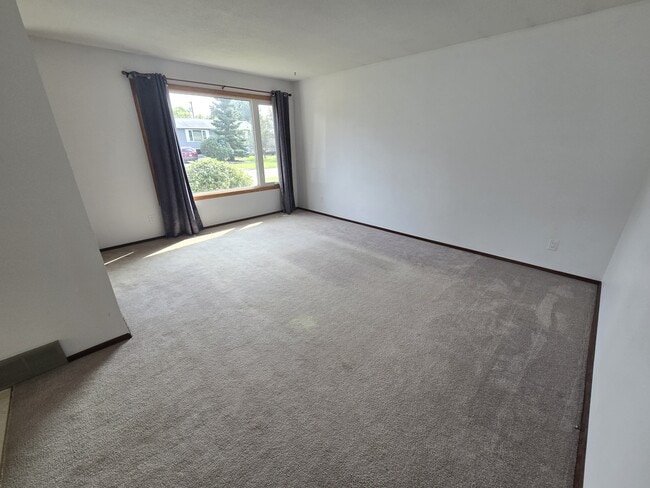 37 Glenthorne Crescent in Winnipeg, MB - Building Photo - Building Photo