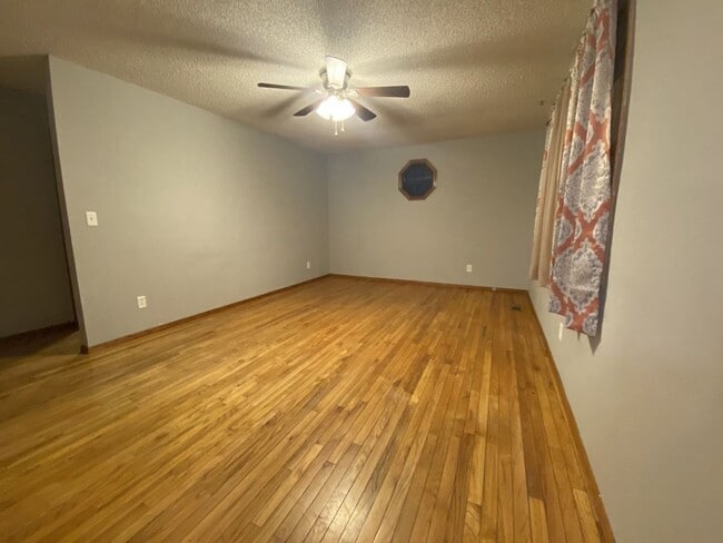 2053 Henley Rd in Springfield, IL - Building Photo - Building Photo