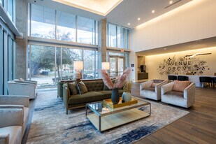 Avenue Grove in Houston, TX - Building Photo
