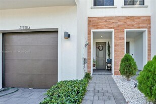 23302 SW 110th Ave in Princeton, FL - Building Photo