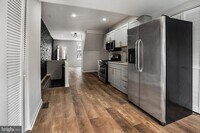 708 N Duncan St photo'